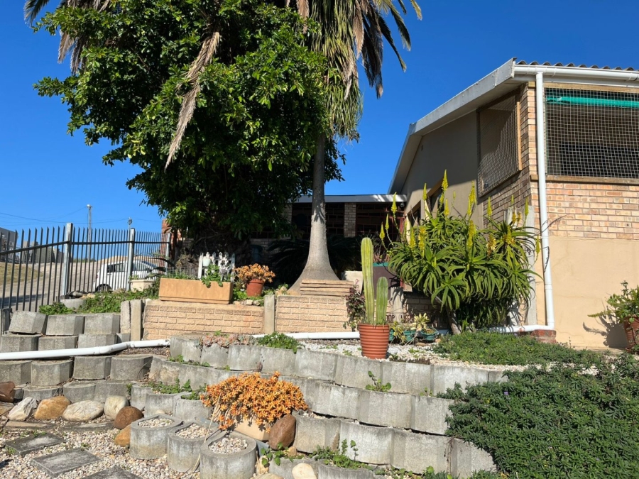 4 Bedroom Property for Sale in Heuwelkruin Eastern Cape